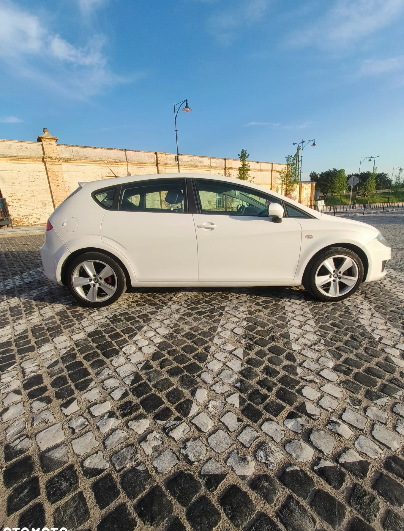 Seat Leon cena 17399 przebieg: 235000, rok produkcji 2010 z Chojnice małe 529
